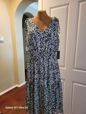 Tommy Hilfiger Floral Ruffle Dress in Black, White, Blue & Green. Fully Lined.